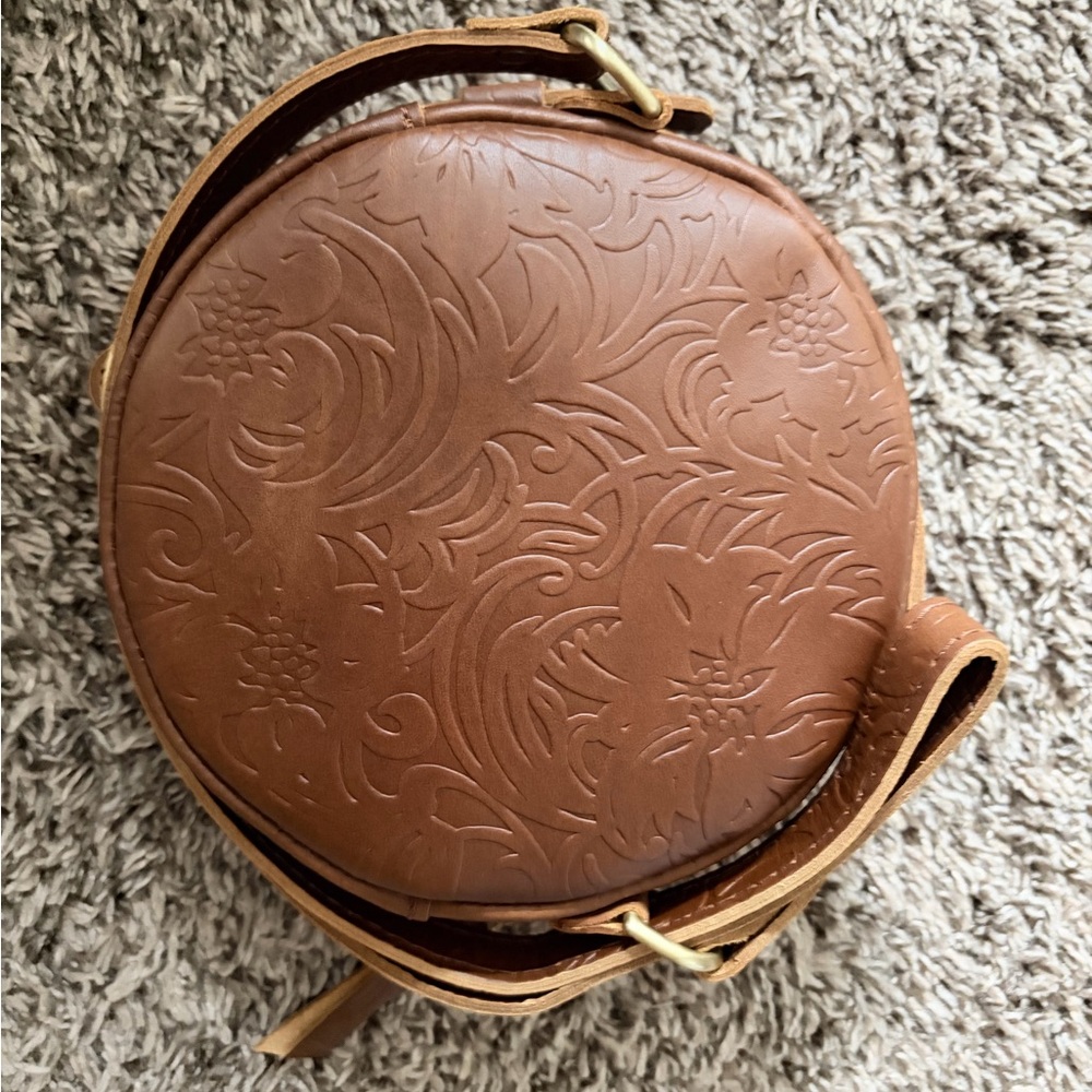 Portland Leather Goods circle Embossed Leather Crossbody Bag - Picture 2 of 2